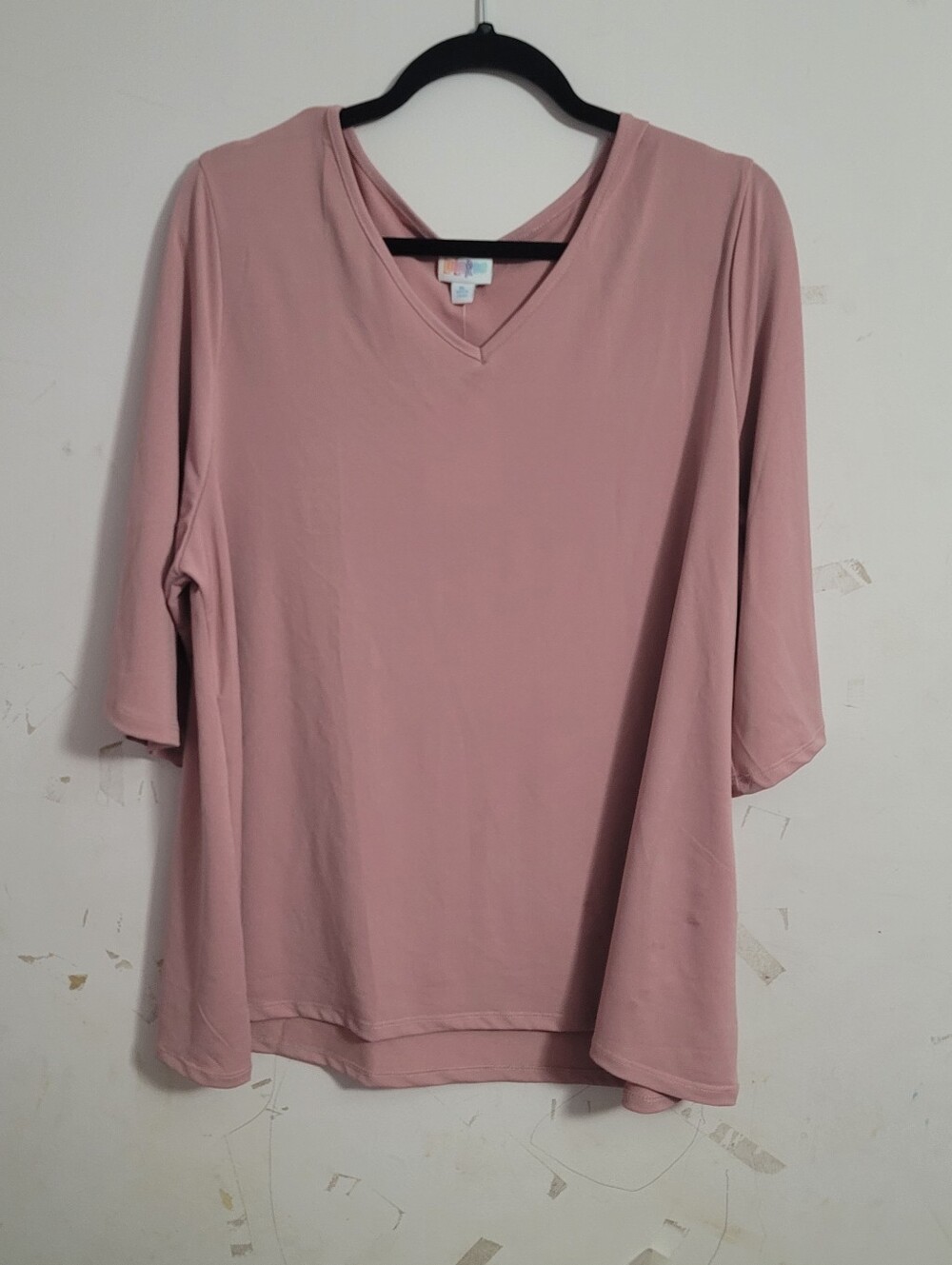 Women's V-Neck Long Sleeve Tee in Dusty Rose